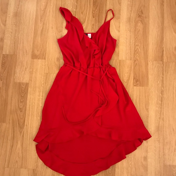 H&M Dresses & Skirts - High low red dress 💃🏻